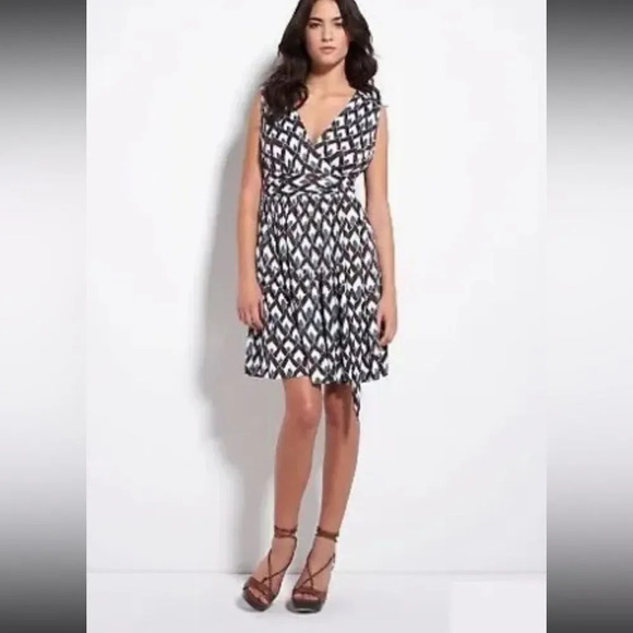 DVF Diane Von Furstenberg Macie Wrap Dress - Picture 2 of 10
